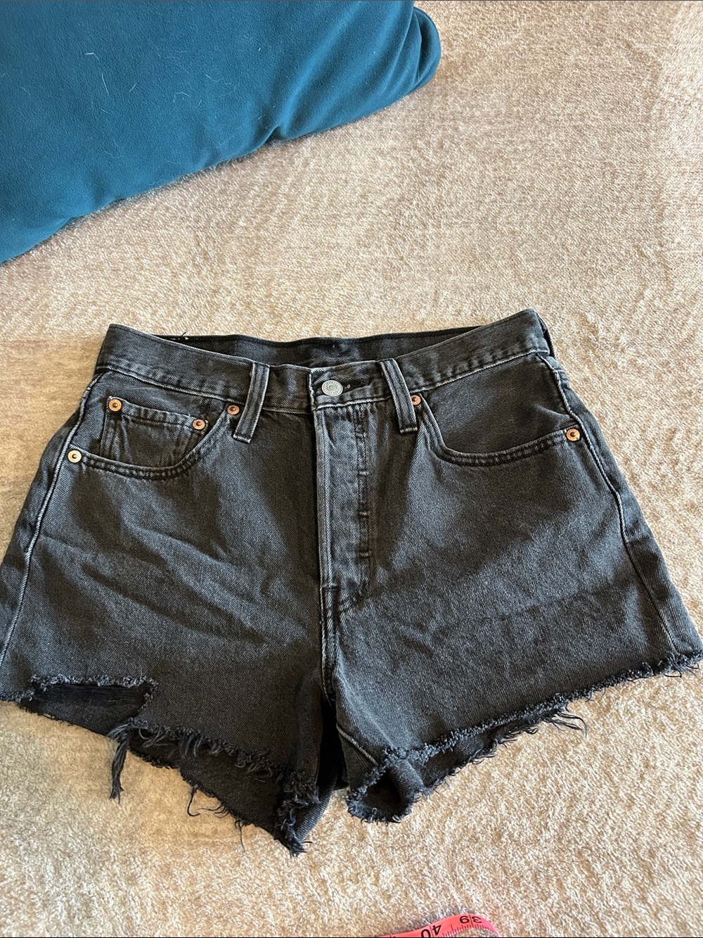 🖤Black Levi’s 501 High-Rise Distressed Women’s Denim Shorts